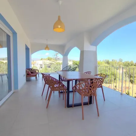 Con Piscina Vista Mare *